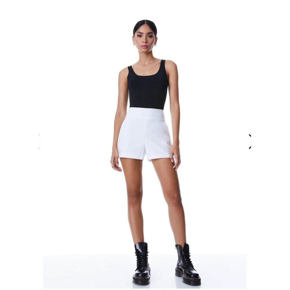 NWOT Women's Alice & Olivia Donald High Waisted Shorts in White-Size 6